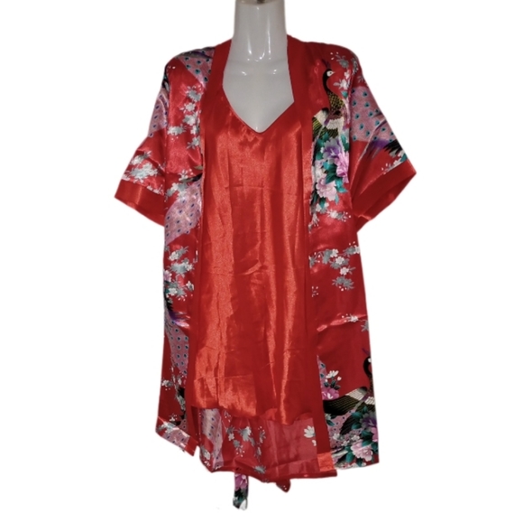 Red chemise and robe set - Picture 2 of 10